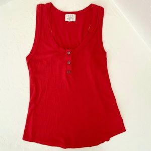 Ribbed red tank top